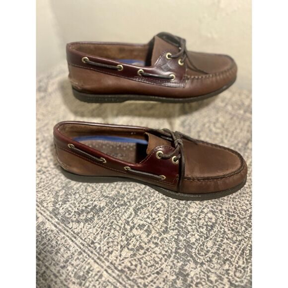 Sperry Authentic Original 2-Eye boat shoes in a dark brown leather Size 9.5